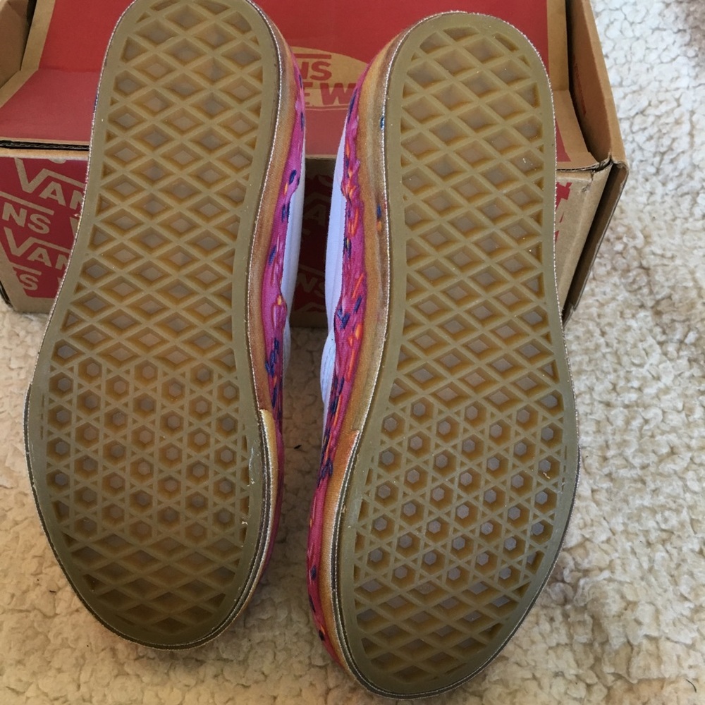 NWT Girls 2.5, Vans Donut Shoes - Picture 7 of 8